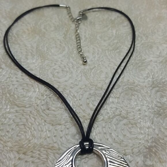 Lia Sophia Necklace Round Circle Brown Gold Silver Black String Necklace - Picture 8 of 9